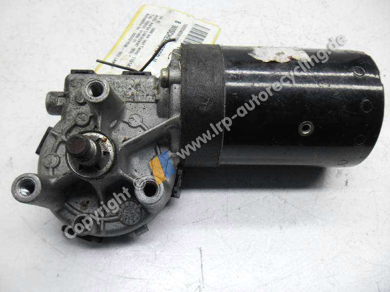 AUDI A4 B5 BJ1998 WISCHERMOTOR VORN 8D1955113B BOSCH 0390241132